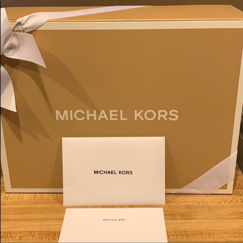 COPY - Michael kors magnetic gift box